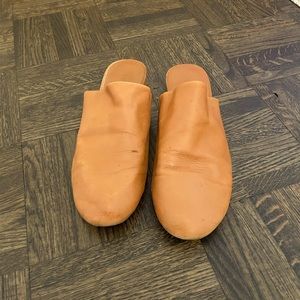 Vince cognac soft leather slides size 6.5